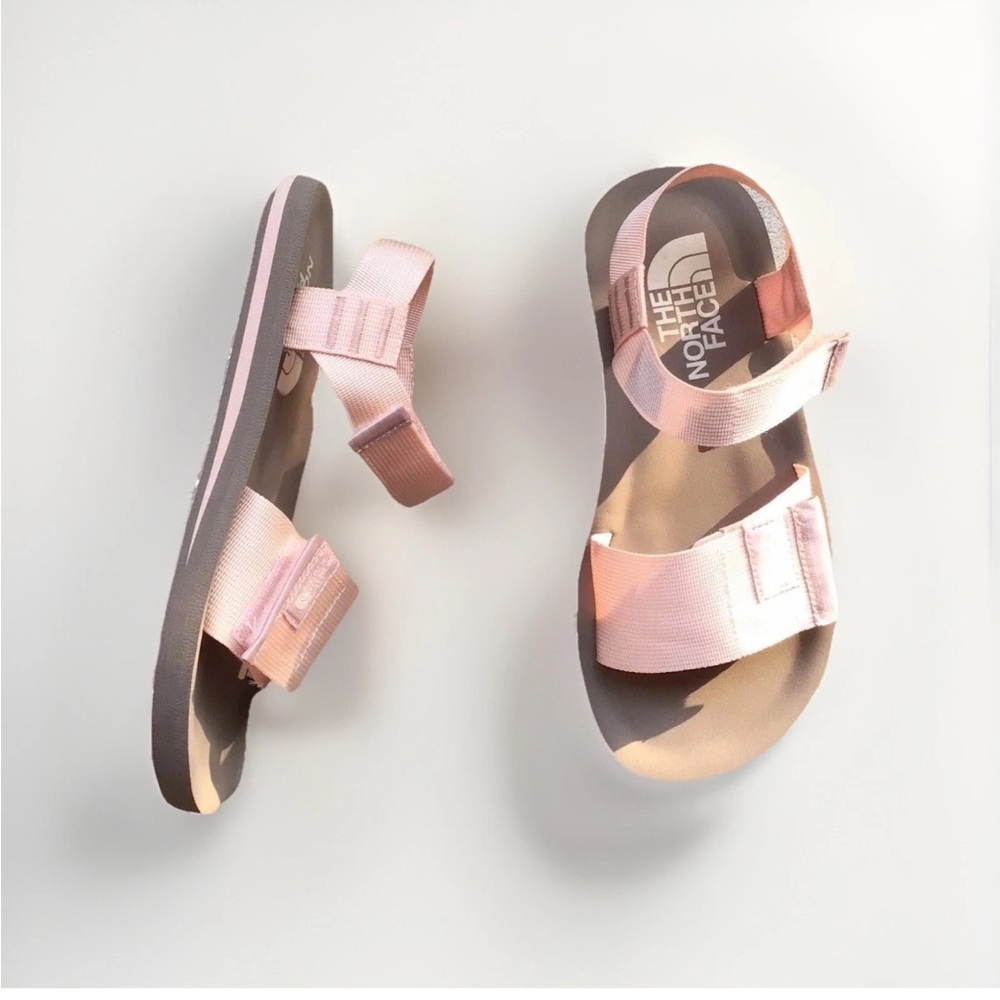 The North Face Skeena Sandals slides pink 7